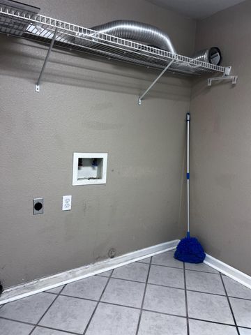 1950 W Rio Hondo Way, Hanford, CA 93230