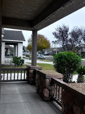 1950 W Rio Hondo Way, Hanford, CA 93230