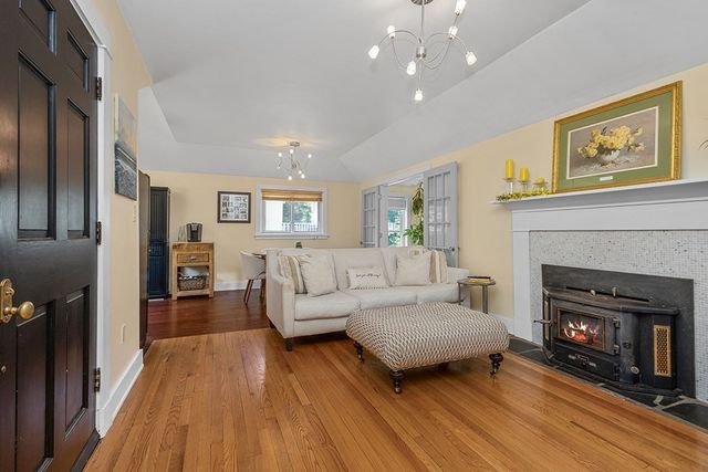 6 Pine St, Medfield, MA 02052