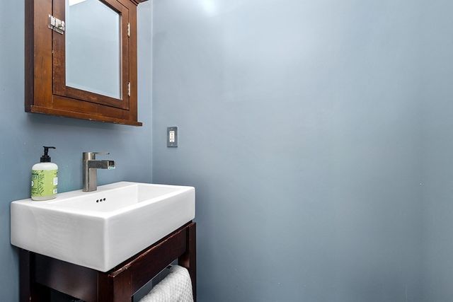 6 Pine St, Medfield, MA 02052