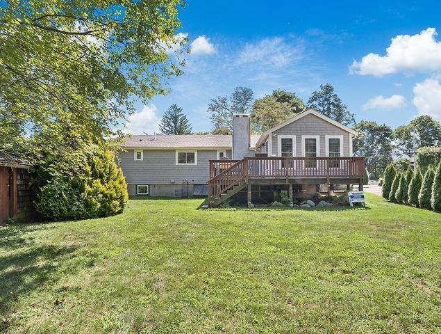 6 Pine St, Medfield, MA 02052