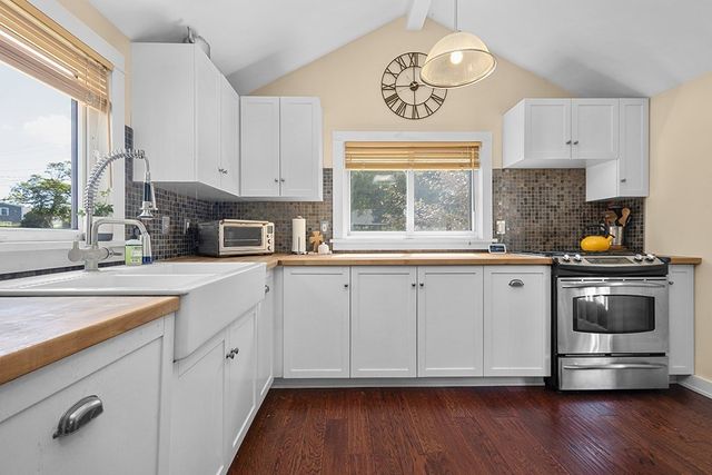 6 Pine St, Medfield, MA 02052