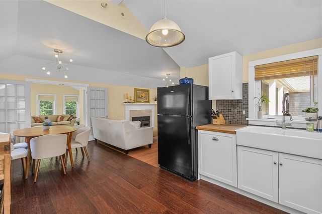 6 Pine St, Medfield, MA 02052