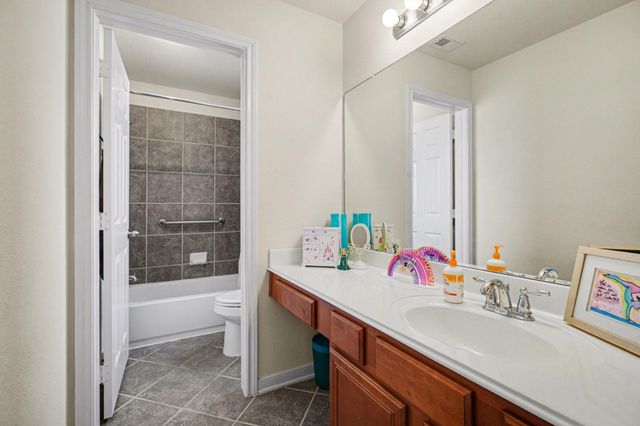 806 Dawn Ridge Way, Seabrook, TX 77586