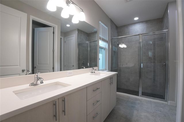 2004 E GRANT AVENUE, Orlando, FL 32806