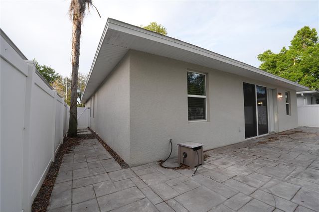 2004 E GRANT AVENUE, Orlando, FL 32806