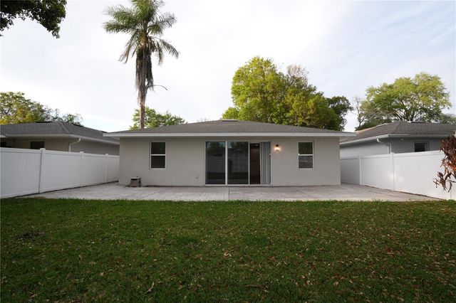 2004 E GRANT AVENUE, Orlando, FL 32806