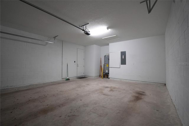 2004 E GRANT AVENUE, Orlando, FL 32806