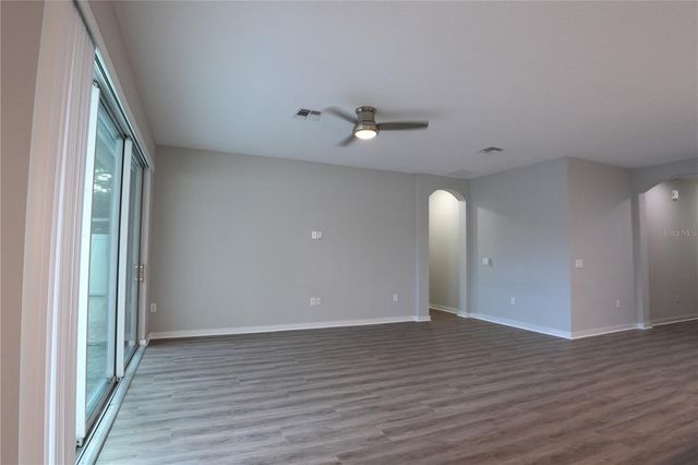 2004 E GRANT AVENUE, Orlando, FL 32806