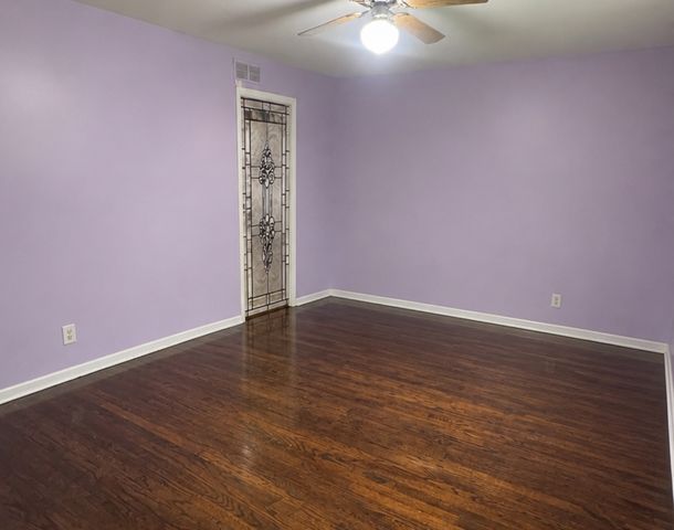 6709 W 88th Place, Oak Lawn, IL 60453