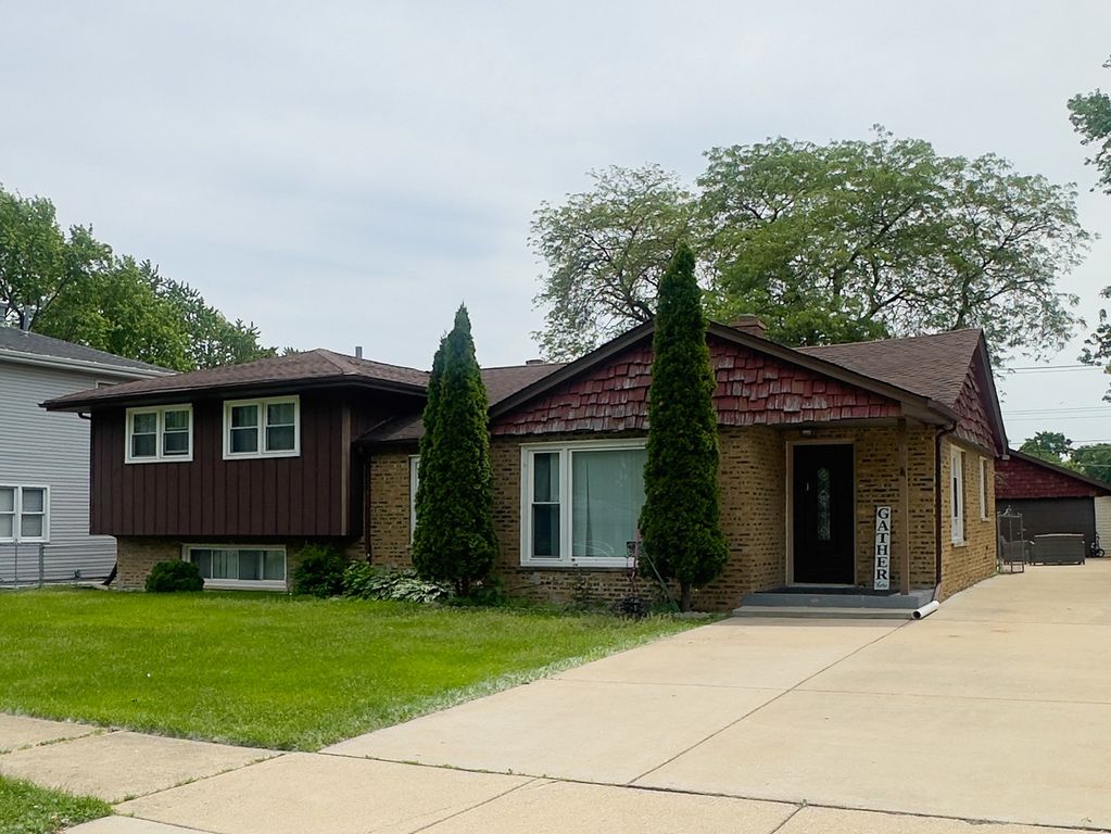 6709 W 88th Place, Oak Lawn, IL 60453