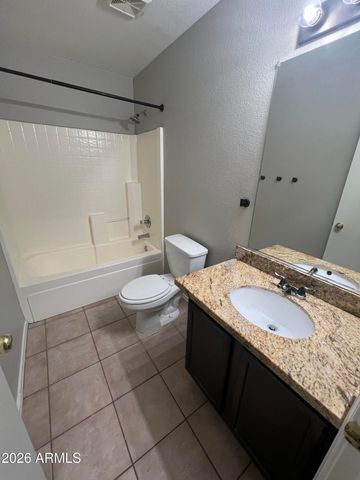 8565 E LAKEVIEW Avenue, Mesa, AZ 85209