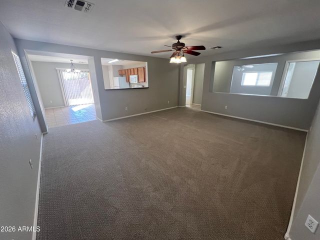 8565 E LAKEVIEW Avenue, Mesa, AZ 85209