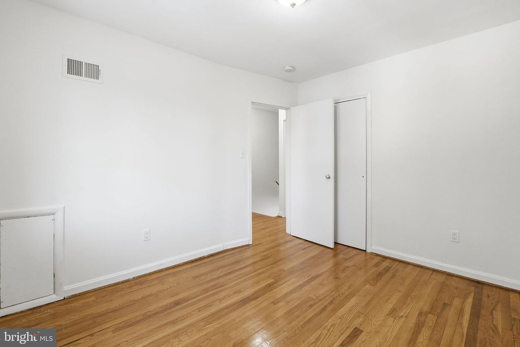 Image 18 of property listing at 5364 POOKS HILL RD, Bethesda, MD 20814