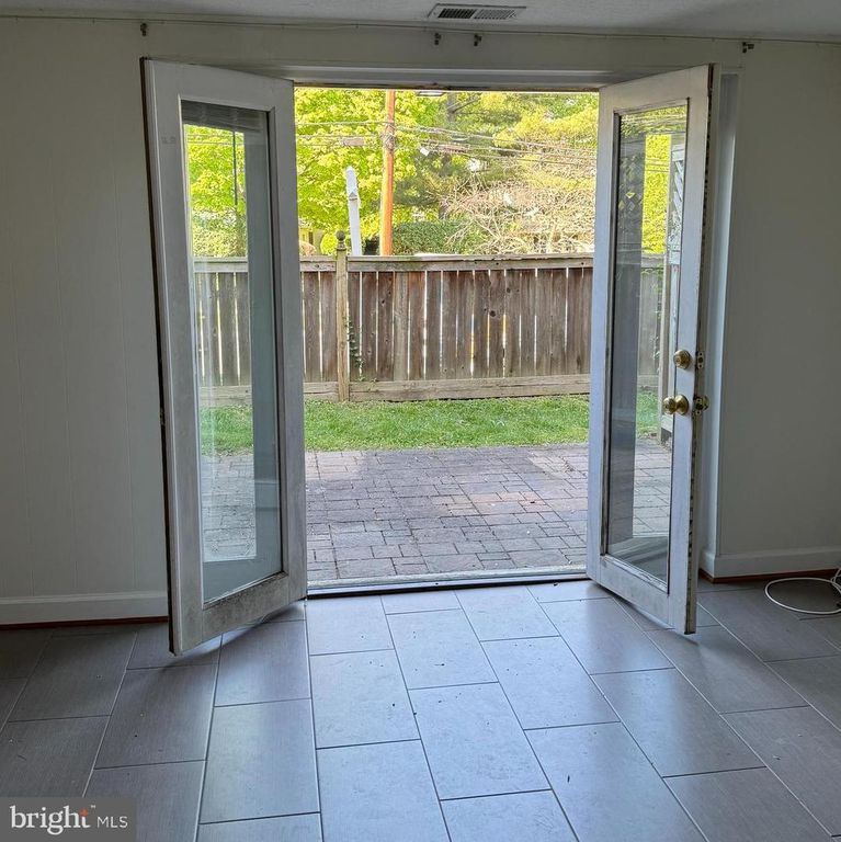 Image 21 of property listing at 5364 POOKS HILL RD, Bethesda, MD 20814