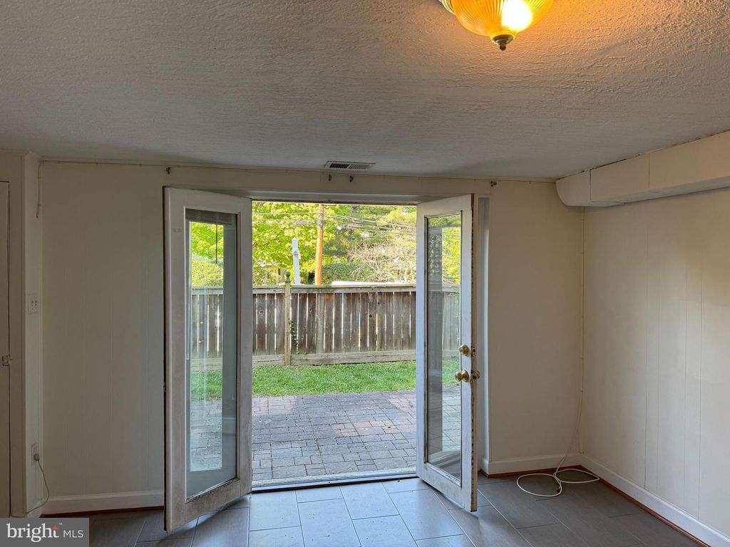 Image 26 of property listing at 5364 POOKS HILL RD, Bethesda, MD 20814