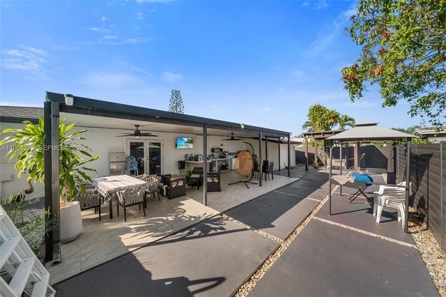 19707 SW 118th Pl, Miami, FL 33177