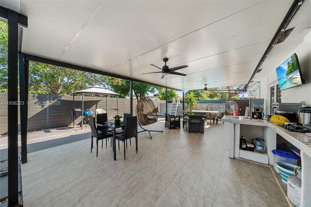 19707 SW 118th Pl, Miami, FL 33177