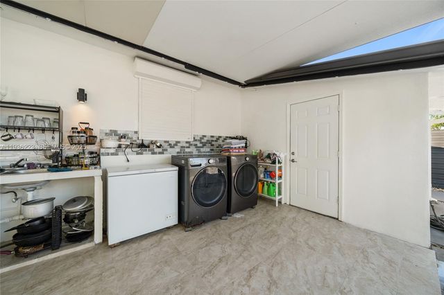 19707 SW 118th Pl, Miami, FL 33177