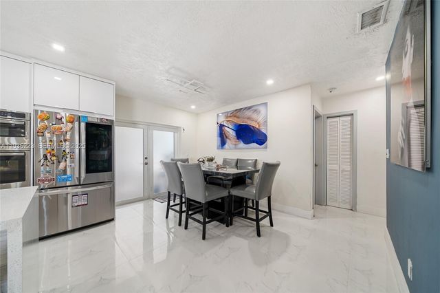 19707 SW 118th Pl, Miami, FL 33177