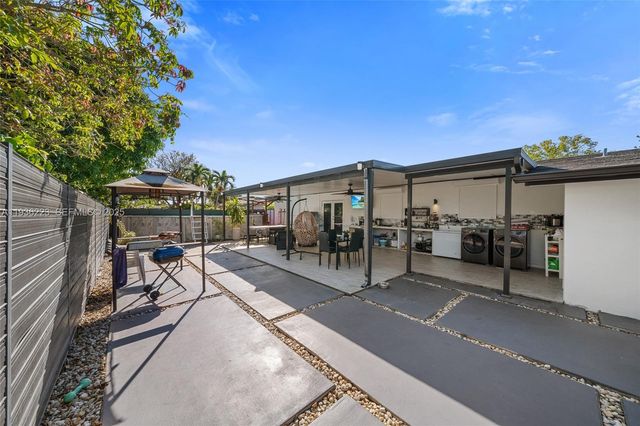 19707 SW 118th Pl, Miami, FL 33177