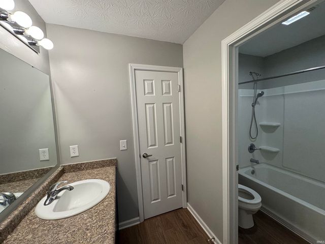 3230 Sand Walk Drive, Kokomo, IN 46902