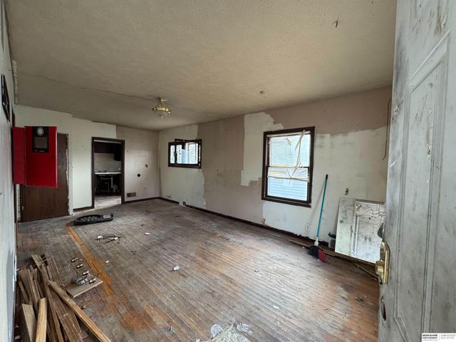 4819 N 47 Street, Omaha, NE 68104