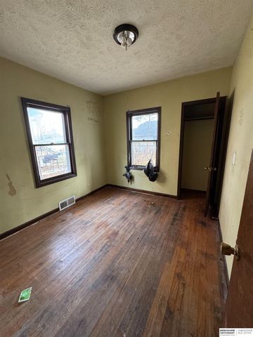 4819 N 47 Street, Omaha, NE 68104