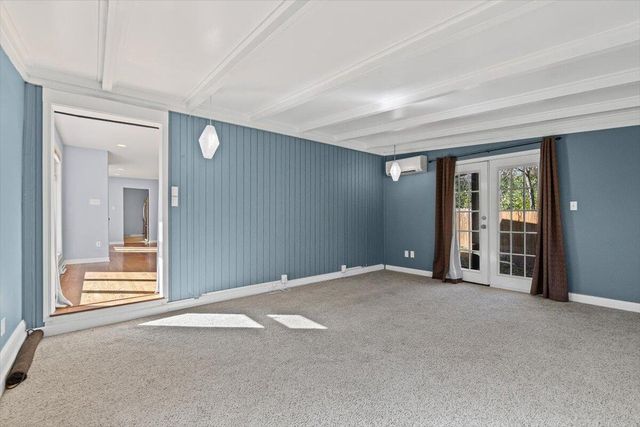 301 CROWN PT, Columbia, MO 65203