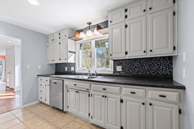 301 CROWN PT, Columbia, MO 65203