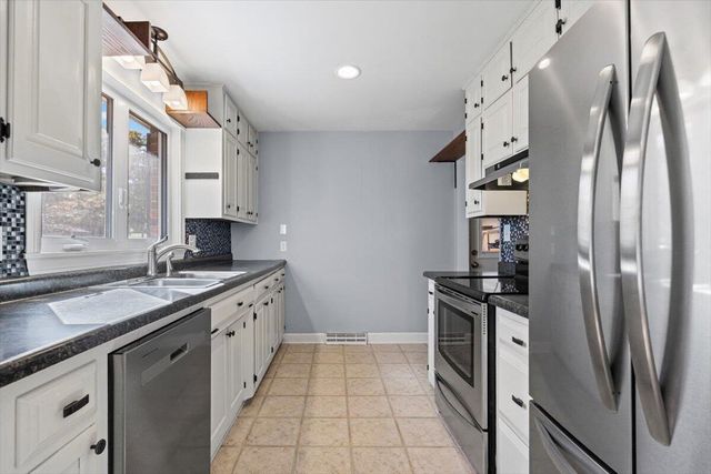 301 CROWN PT, Columbia, MO 65203