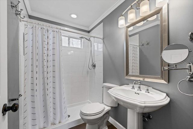 301 CROWN PT, Columbia, MO 65203