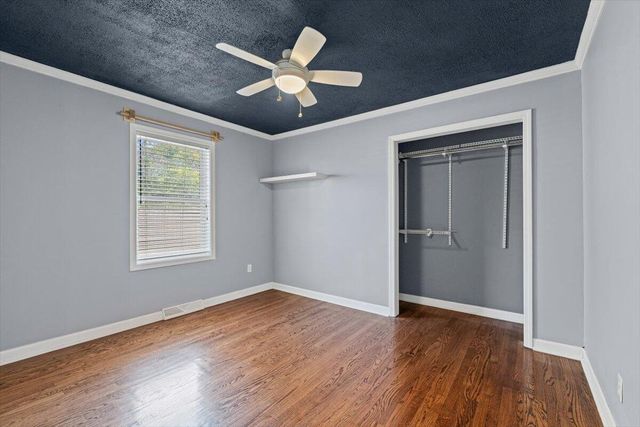 301 CROWN PT, Columbia, MO 65203