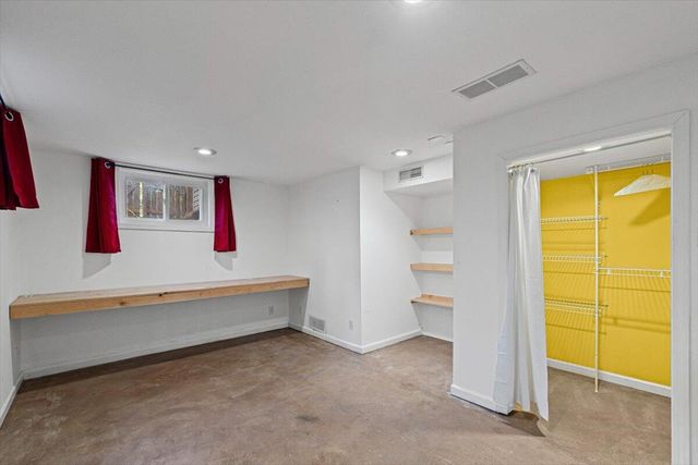 301 CROWN PT, Columbia, MO 65203