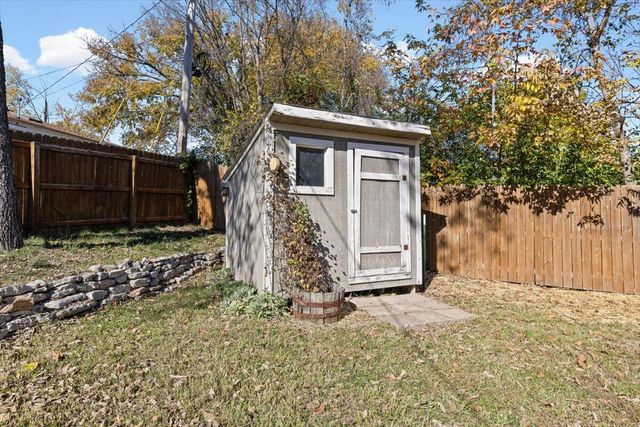 301 CROWN PT, Columbia, MO 65203