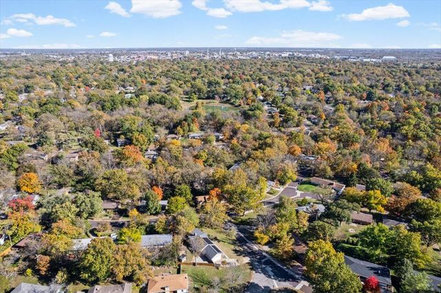 301 CROWN PT, Columbia, MO 65203