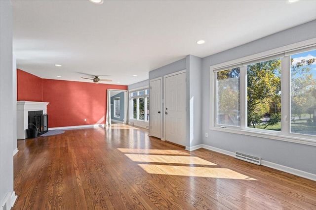 301 CROWN PT, Columbia, MO 65203