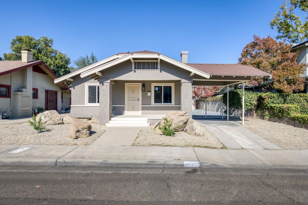 Image 1 of property listing at 627 E Mckinley Avenue, Fresno, CA 93728