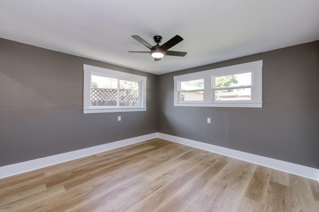 Image 17 of property listing at 627 E Mckinley Avenue, Fresno, CA 93728