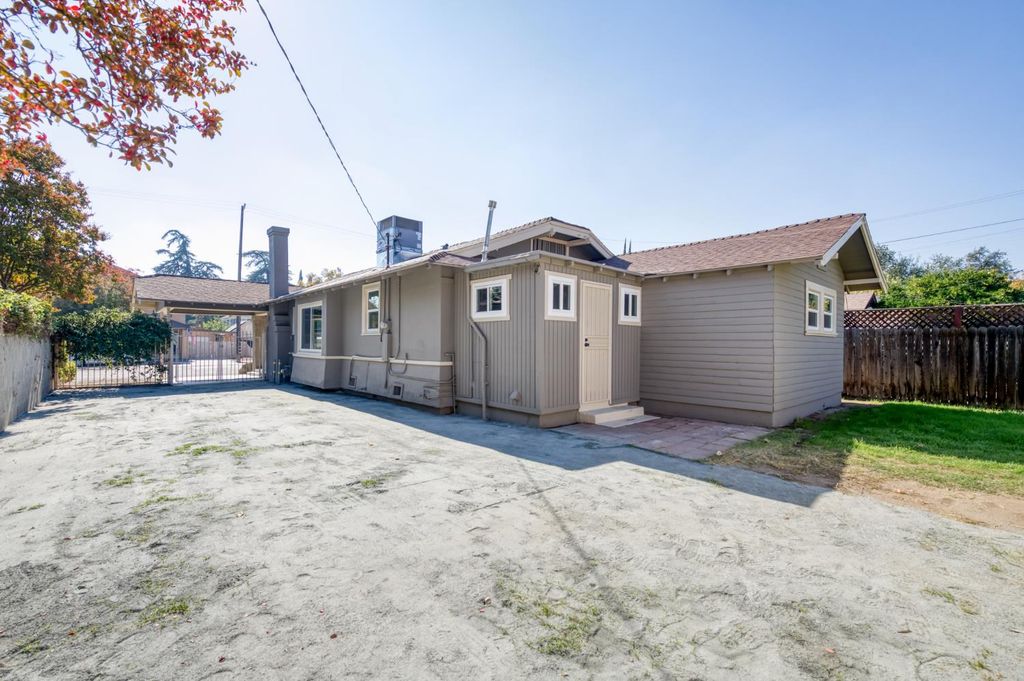 Image 35 of property listing at 627 E Mckinley Avenue, Fresno, CA 93728