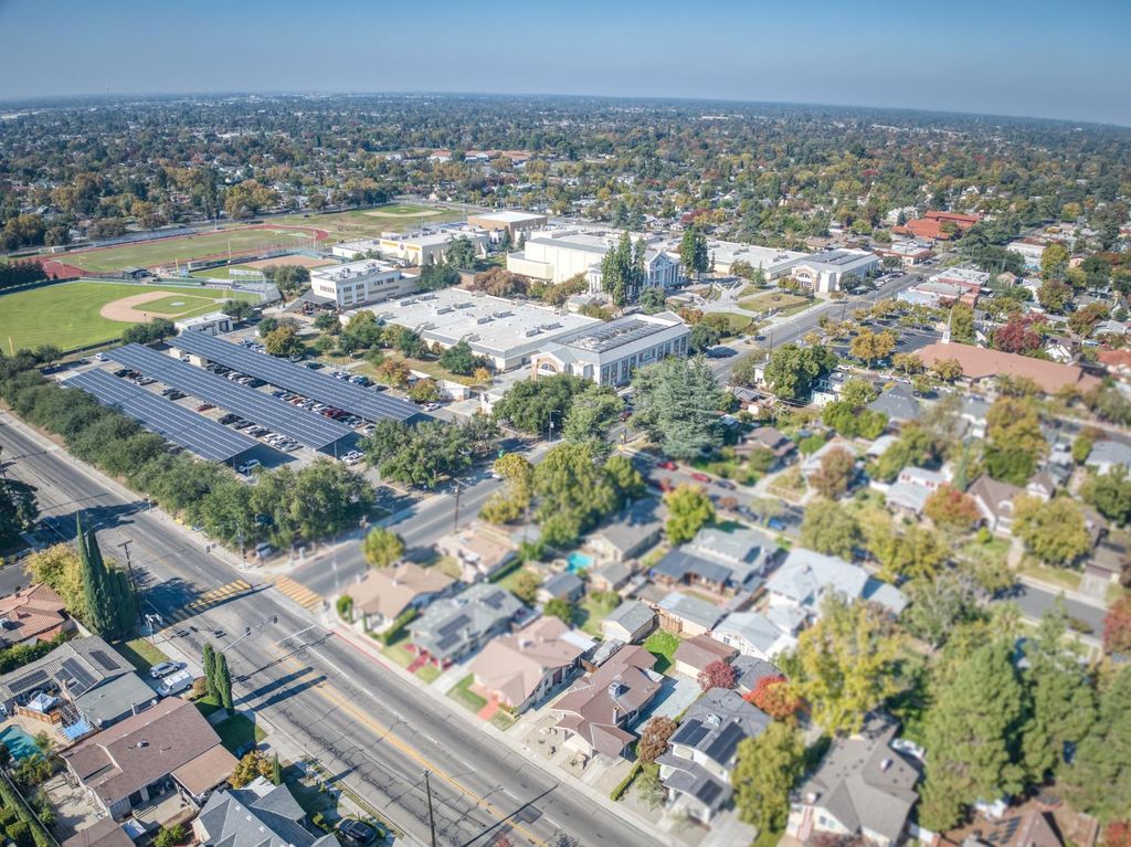 Image 36 of property listing at 627 E Mckinley Avenue, Fresno, CA 93728