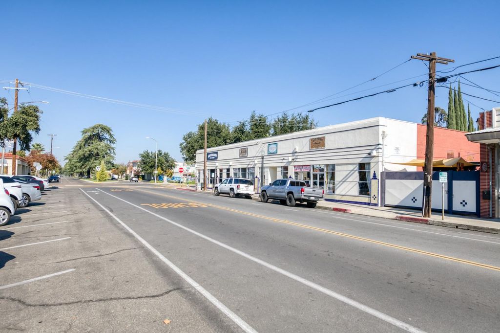 Image 39 of property listing at 627 E Mckinley Avenue, Fresno, CA 93728