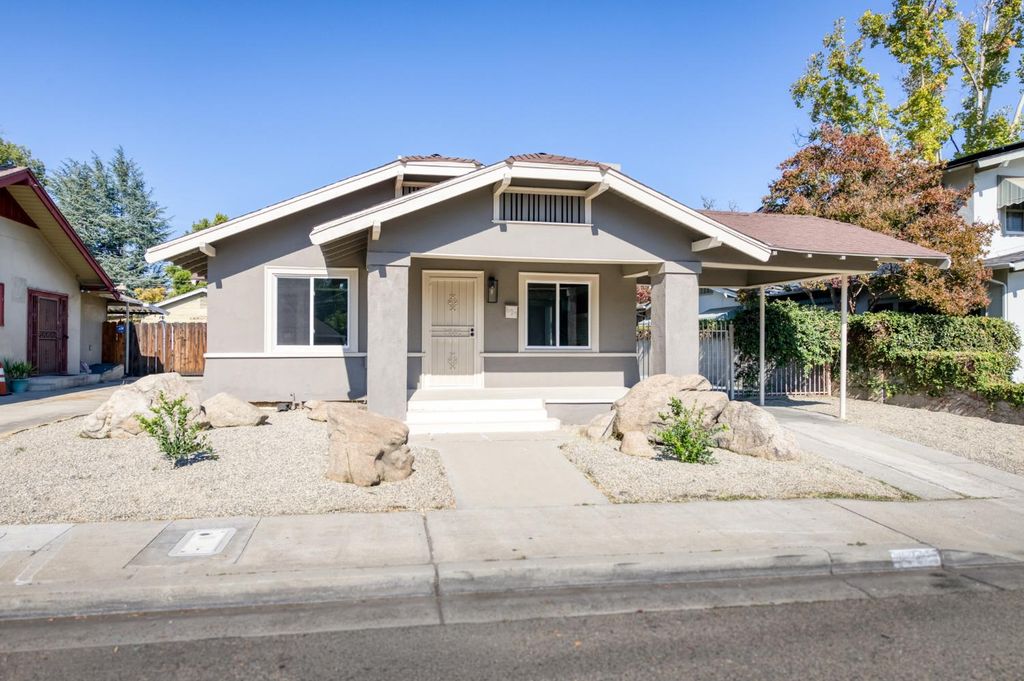 Image 4 of property listing at 627 E Mckinley Avenue, Fresno, CA 93728
