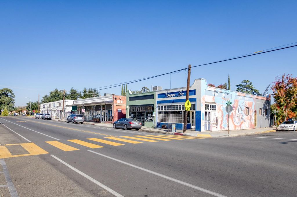 Image 40 of property listing at 627 E Mckinley Avenue, Fresno, CA 93728