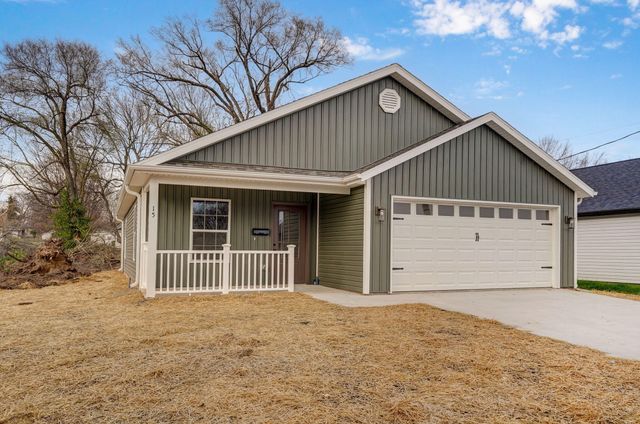 15 E Cofield Street, Aurora, MO 65605