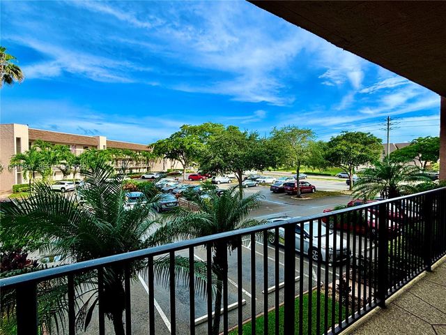 10451 Sunrise Lakes Blvd 205, Sunrise, FL 33322
