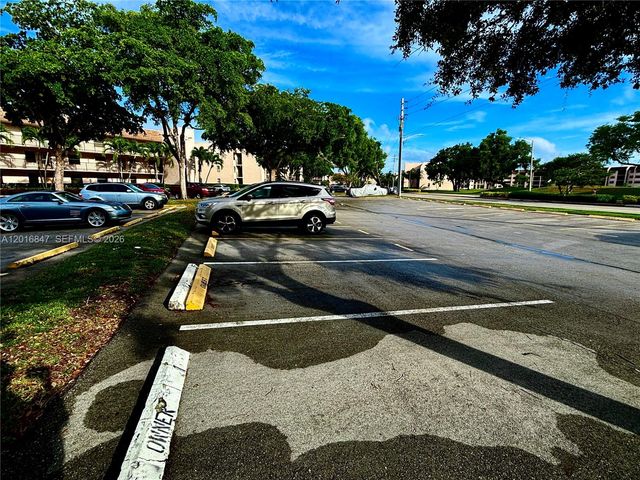 10451 Sunrise Lakes Blvd 205, Sunrise, FL 33322