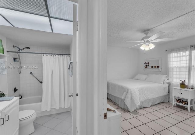 10451 Sunrise Lakes Blvd 205, Sunrise, FL 33322