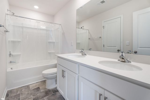 737 Rockhurst Way, Woodruff, SC 29388