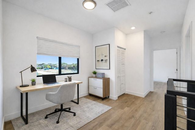 4369 NW 9th Street, Plantation, FL 33317